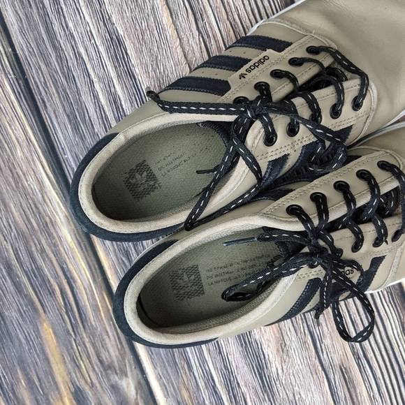 Mens size 10 Adidas Seeleys shoes - Picture 2 of 7